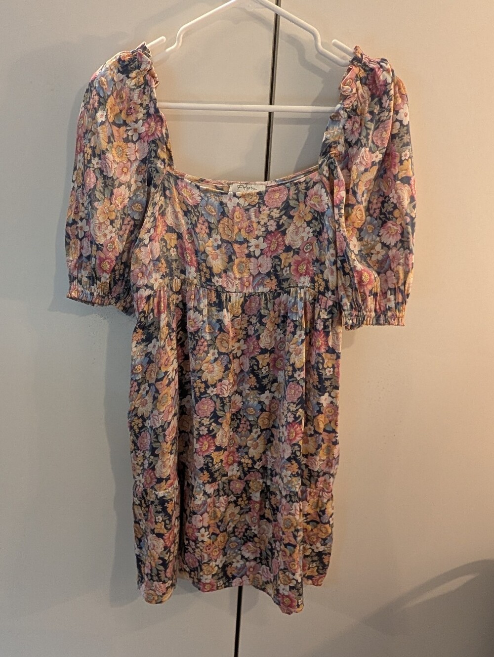 Polagram Woman's Medium Floral Tiered  Puff-Sleeve Mini Dress - Multicolor